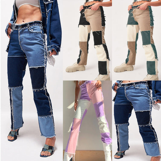 Gerade geschnittene Jeans für Damen mit hochelastischen Nähten und unversäuberten Kanten