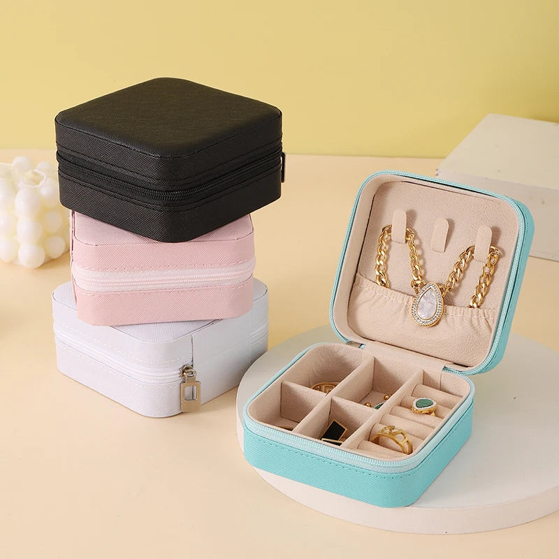 Caja de almacenamiento de joyas portátil Organizador de viaje Estuche de cuero para joyas 