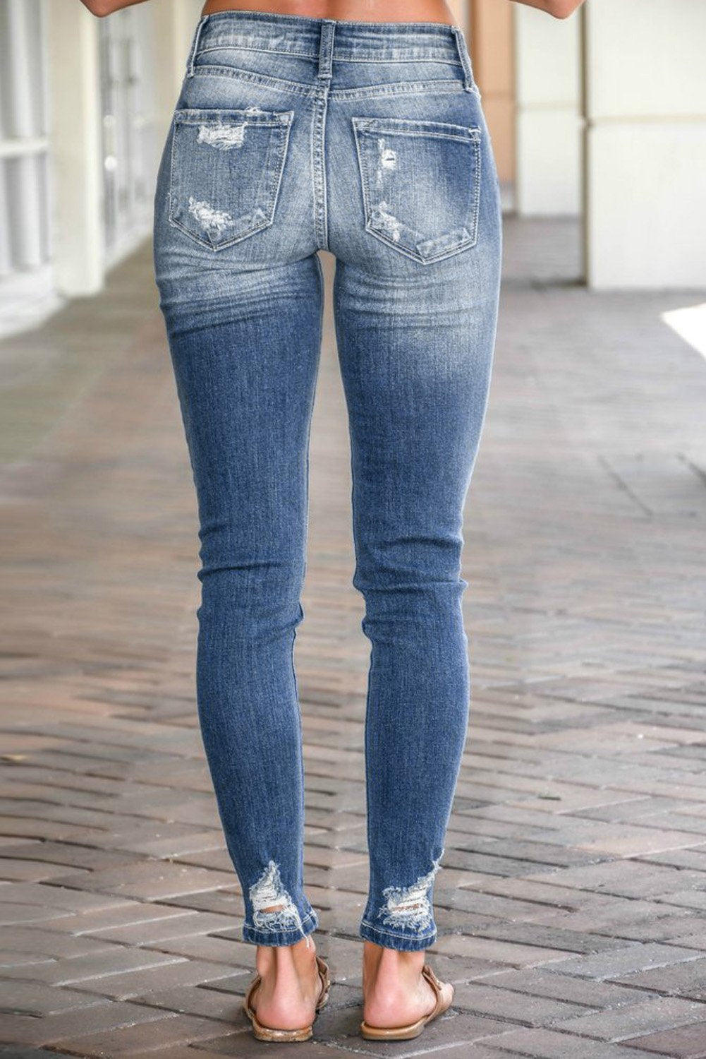 Jeans ajustados y desgastados para mujer